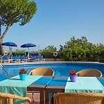 Hilton Palace 4*