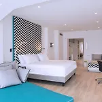 Отель Hilton Palace 4*