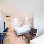 Отель Hilton Palace 4*