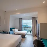 Отель Hilton Palace 4*