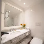 Отель Hilton Palace 4*