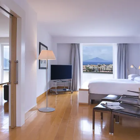 Hilton Palace Hotell 4*