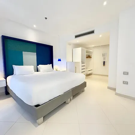 Hilton Palace 4*