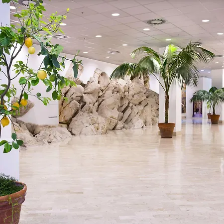 Hilton Palace Hotel 4*