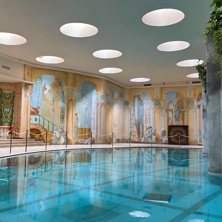 Отель Hilton Palace