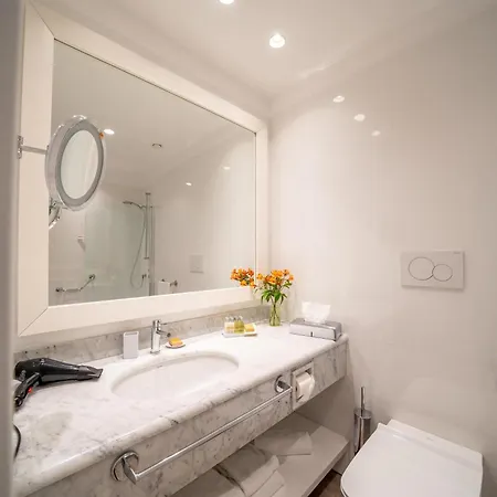 Ξενοδοχείο Hilton Palace 4*