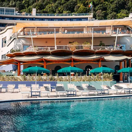 Ξενοδοχείο Hilton Palace 4*