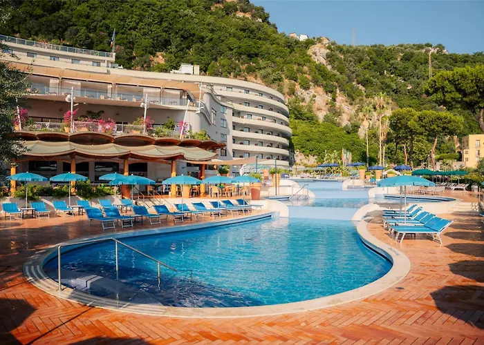 Hilton Palace 4*